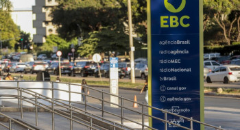 Agência Brasil e jornalistas da EBC recebem prêmio na área de economia