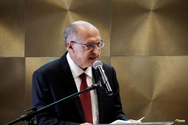 Alckmin deixará ministério em abril, mas seguirá como vice