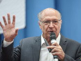 Alckmin diz que Milei presta desserviço à Argentina