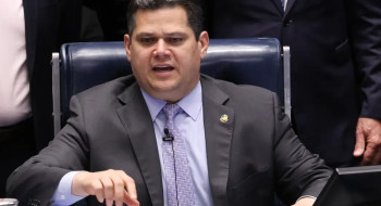 Alcolumbre critica decisão de Gilmar Mendes sobre impeachment no STF