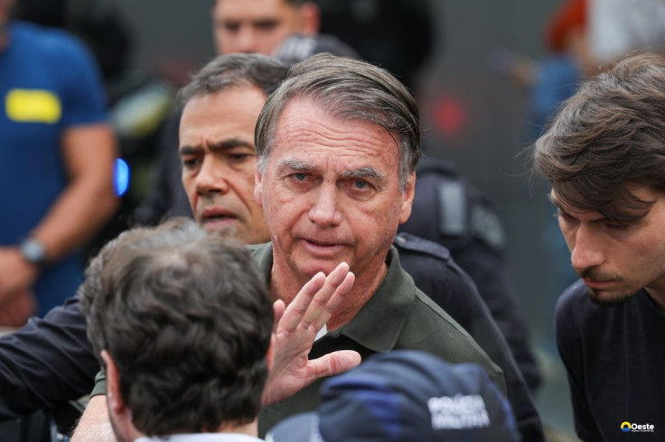 Alexandre de Moraes concede prisão domiciliar a Bolsonaro