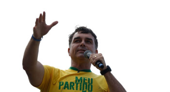Aliado de Trump diz que Flávio Bolsonaro chegou aos EUA