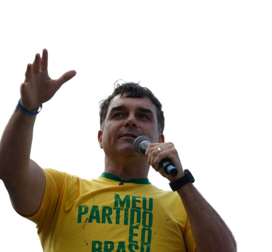 Aliado de Trump diz que Flávio Bolsonaro chegou aos EUA