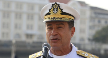 Almirante Gariner estava em academia quando foi preso pela PF