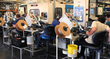 Alta da atividade industrial em janeiro não compensa perdas acumuladas