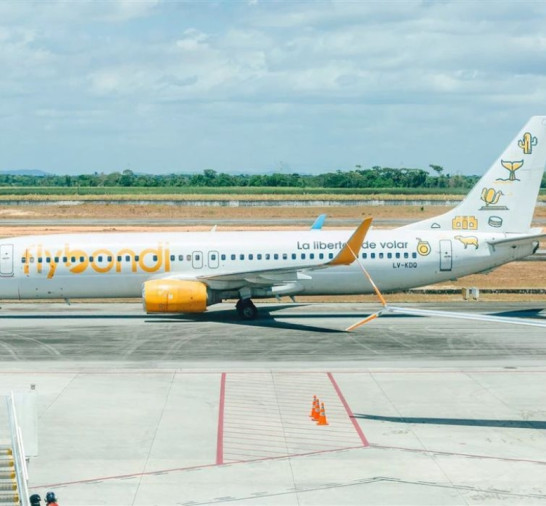 Anac limita a venda de passagens aéreas da Flybondi no Brasil