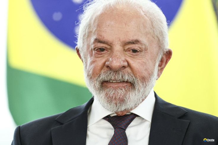 Antes de viagem ao Panamá, Lula conversa com presidente Mulino