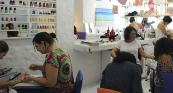 Anvisa proíbe duas substâncias utilizadas em unhas em gel