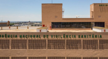 Anvisa proíbe lote falso de chá e suplementos inseguros para o consumo