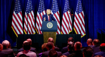 Após ameaçar Groenlândia, Trump menospreza peso de europeus na Otan