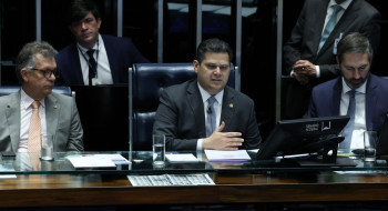 Após decisão de Mendes, Alcolumbre fala em votar PEC do Marco Temporal