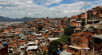 Área ocupada por favelas quase triplicou em 40 anos no Brasil