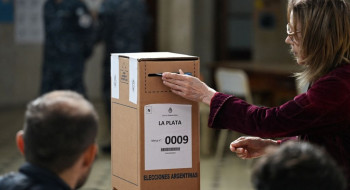 Argentinos vão às urnas para renovar Câmara e Senado