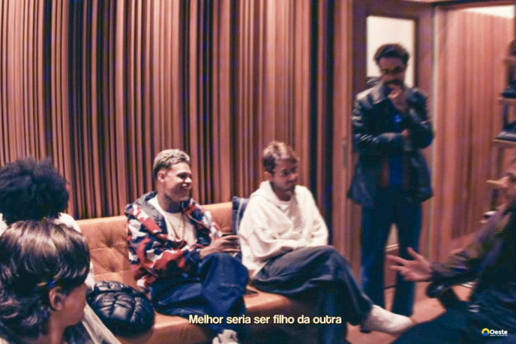 Artistas de diferentes gerações interpretam clássicos de Chico Buarque