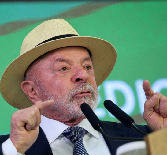 Atitude irresponsável, diz Lula após revogação de visto de embaixadora