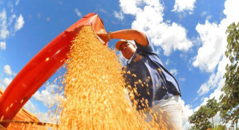 Atividade econômica brasileira cresce 0,6% em fevereiro