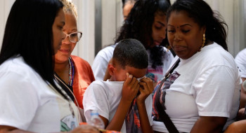 Ato no Rio pede justiça pela morte de Thiago Menezes Flausino