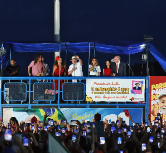 “Ato vergonhoso”, diz Lula sobre fuga de Flávio Bolsonaro