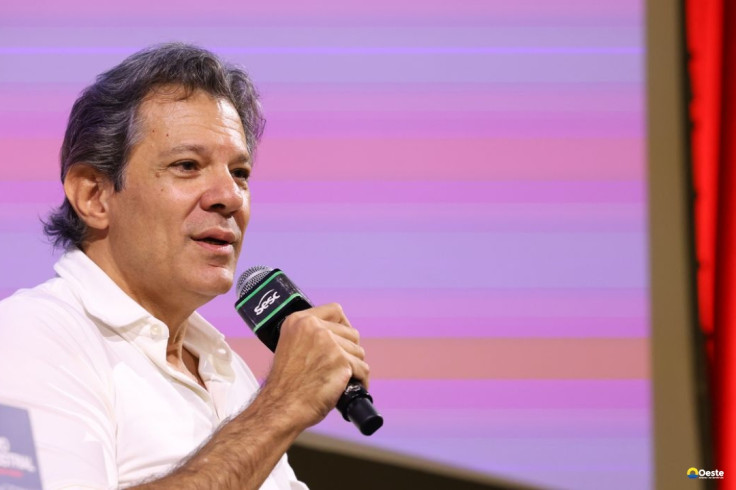 Banco Master é uma pancada no sistema bancário brasileiro, diz Haddad