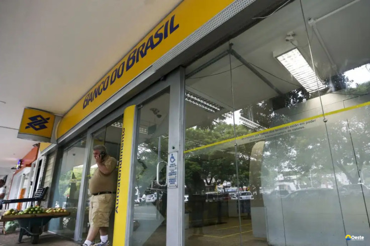 Bancos voltam a funcionar normalmente nesta sexta-feira