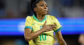 Barça anuncia Kerolin com valor recorde no futebol feminino brasileiro