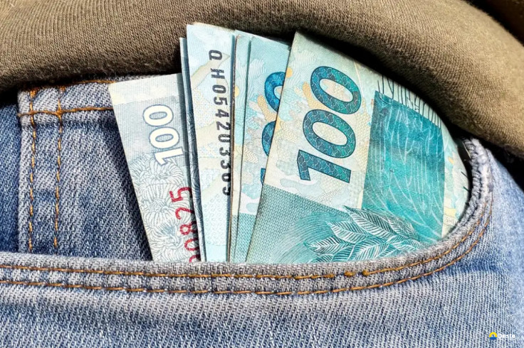 Beneficiários com NIS de final 4 recebem Bolsa Família de agosto
