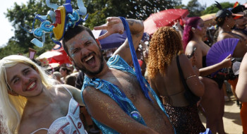 Bloco celebra diversidade e carnaval sem assédio no Rio de Janeiro