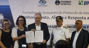 BNDES, Marinha e Cemaden fecham acordo para resposta a desastres
