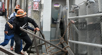 Bolívia: protestos desafiam governo após aumento de combustíveis