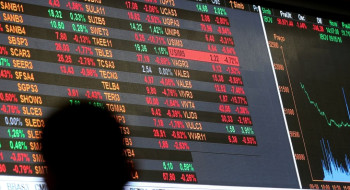 Bolsa bate recorde e dólar cai após reunião entre Lula e Trump