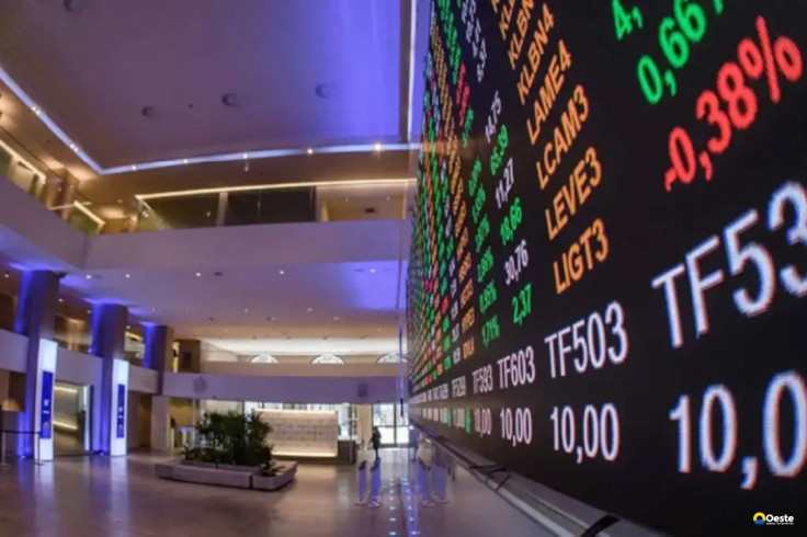 Bolsa bate recorde e fecha pela primeira vez acima dos 165 mil pontos