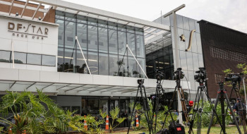 Bolsonaro apresenta crise de soluços e pressão alta após procedimento