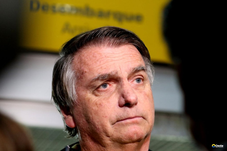 Bolsonaro deve ser internado amanhã para realizar cirurgia
