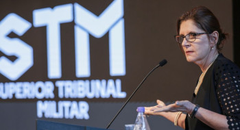 Bolsonaro fez descaso com preceitos éticos dos militares, diz MPM