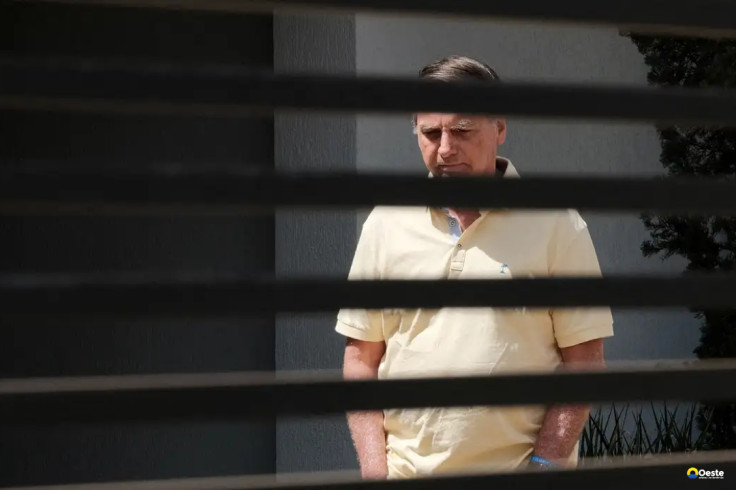 Bolsonaro inicia reabilitação pós-operatória