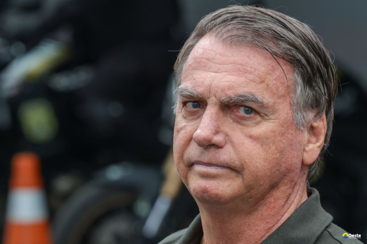 Bolsonaro passou por nova cirurgia para tratar soluço, diz Michelle