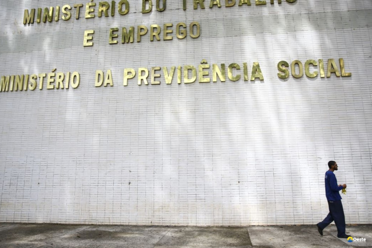Brasil cria 85,8 mil vagas de trabalho em novembro