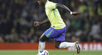 Brasil enfrenta França em fase final de preparação para Copa do Mundo