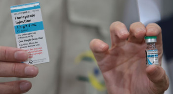 Brasil recebe 2,5 mil unidades de fomepizol, antídoto contra metanol