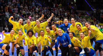Brasil sobra diante de Cuba na estreia do Mundial de Handebol Feminino