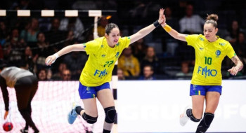 Brasil vence tchecas e vai à 2ª fase do Mundial Feminino de handebol