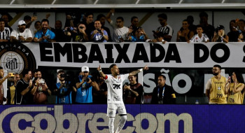 Brasileirão: Neymar marca, Santos vence e deixa zona de rebaixamento