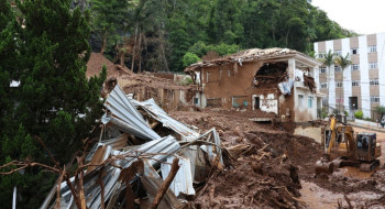 Buscas em Juiz de Fora estão encerradas; moradores seguem fora de casa