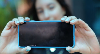 Cai de 51% para 37% uso de internet nas escolas por adolescentes