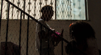 Cai tempo de acolhimento de crianças no estado do Rio