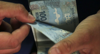 Caixa termina de pagar parcela do Bolsa Família de outubro