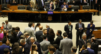 Câmara aprova ampliação gradual da licença-paternidade