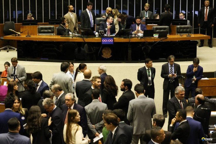 Câmara aprova ampliação gradual da licença-paternidade