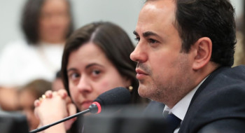 Câmara decide suspender Glauber Braga por 6 meses