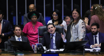 Câmara dos Deputados aprova licença menstrual de até 2 dias